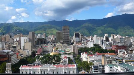 Oil-Rich Polarizing Venezuela: Emigration-Immigration Puzzle
