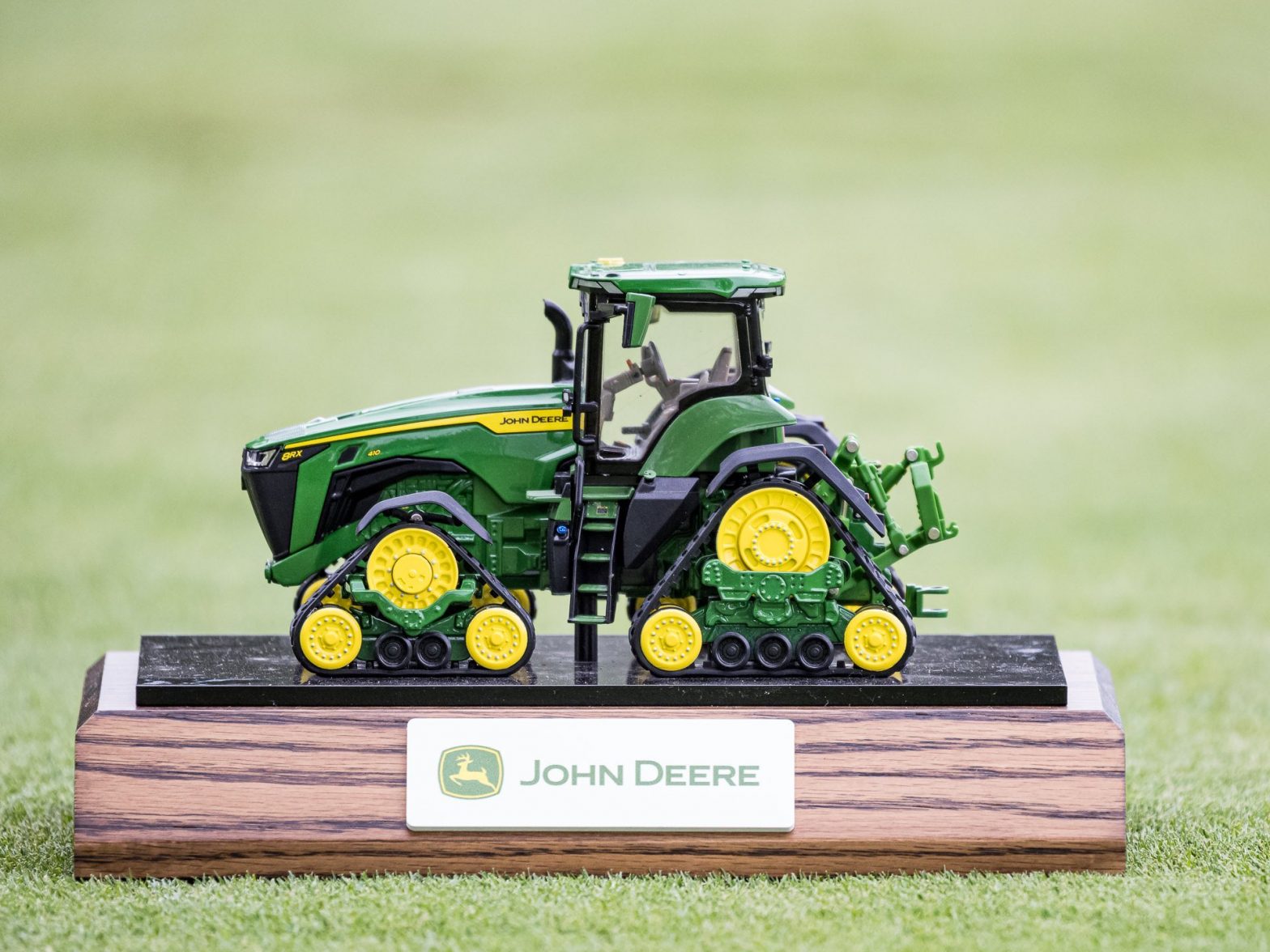 deere stock forecast
