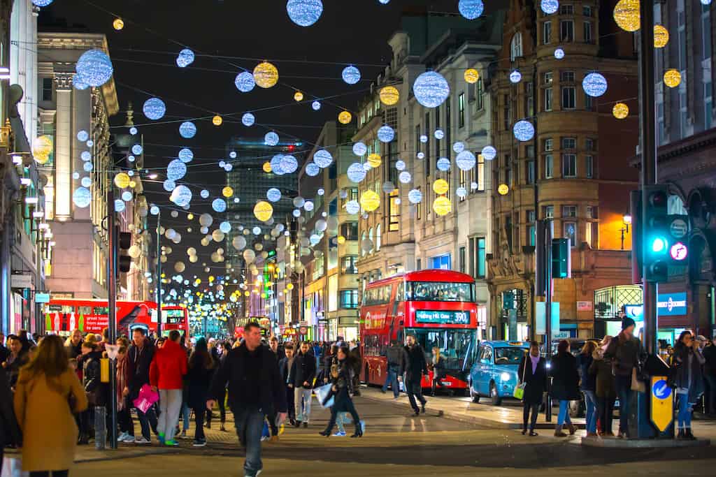 uk consumer sentiment - christmas shopping 2021