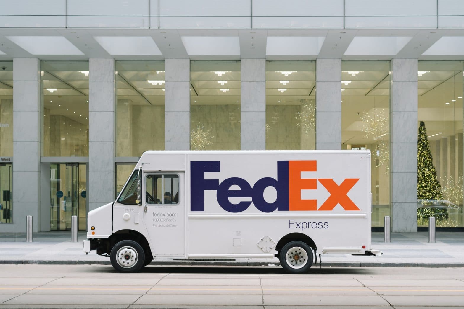 buy fedex stock