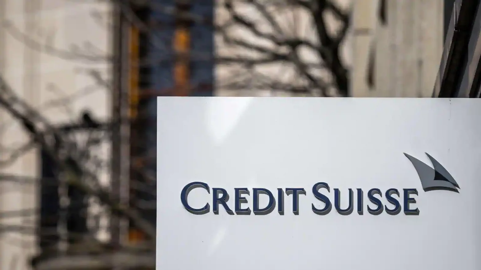 Credit Suisse headed for a crucial weekend as executive hold talks