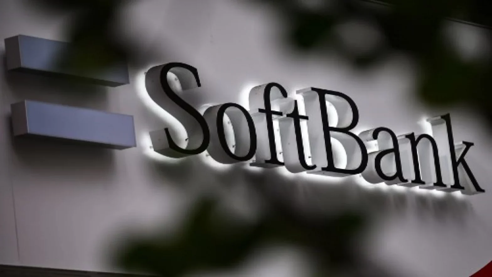 Softbank subsidiary Arm to list in the US, quashing UK market hopes