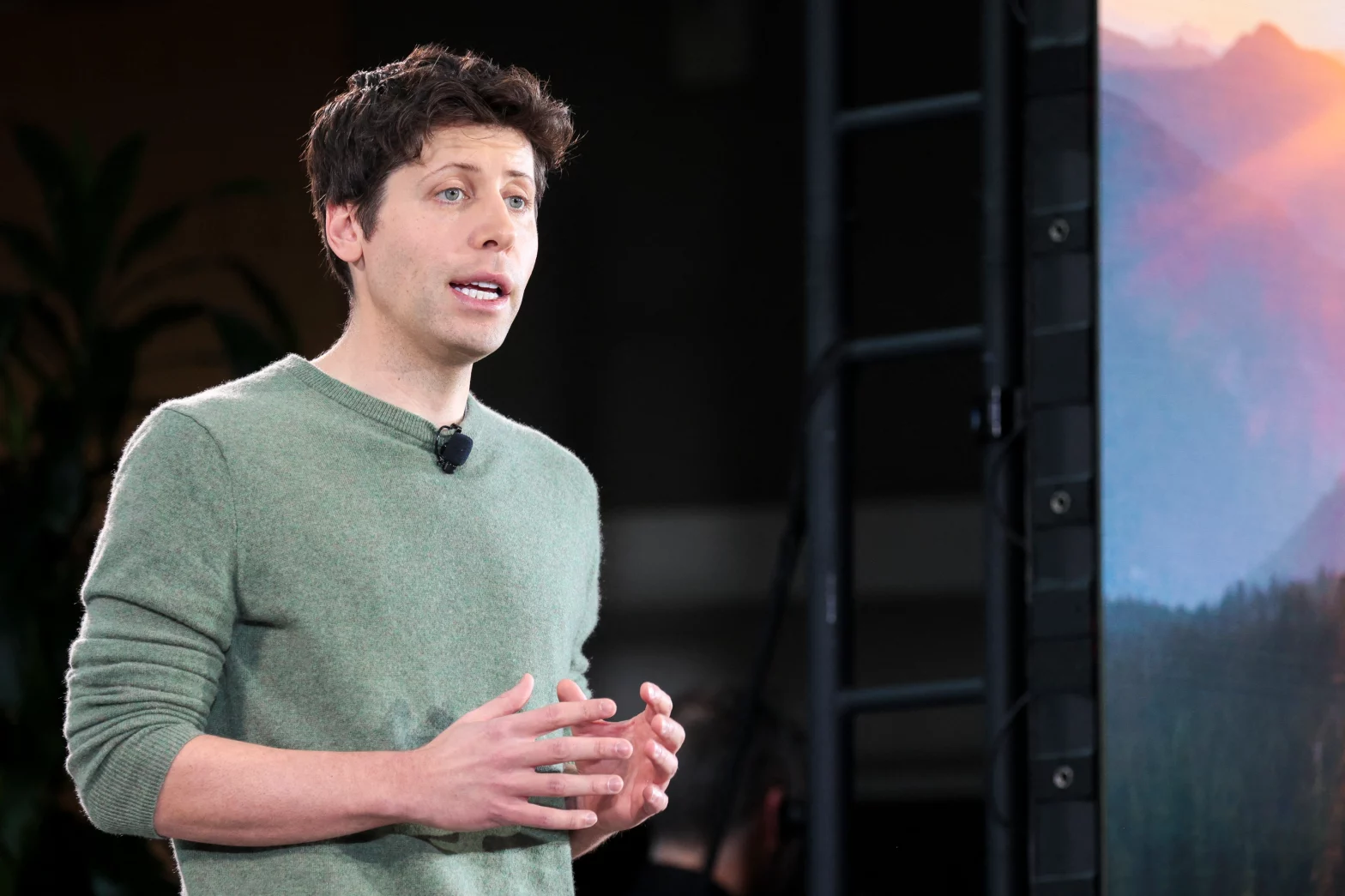 OpenAI CEO considers opening an office and expand services to Japan