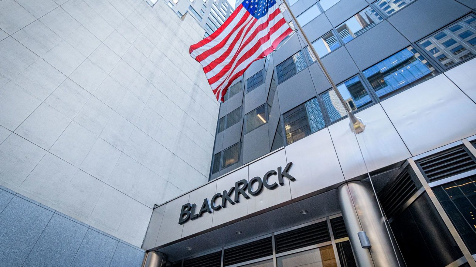BlackRock CEO Advocates for Tokenization and Bitcoin Revolution in Finance